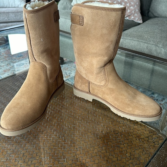 UGG Romely Cuffable size 7.5 sold out! - Picture 11 of 14